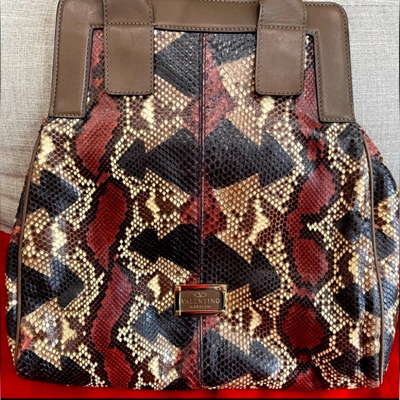Rare Valentino Garavani Python Tote - Picture 8 of 8